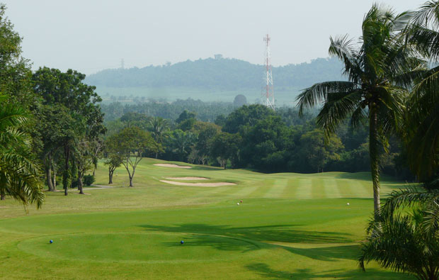 10th hole, pattavia century golf club, pattaya, thailand