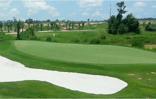 greenside bunker, Parichat International Golf Links, Pattaya, Thailand