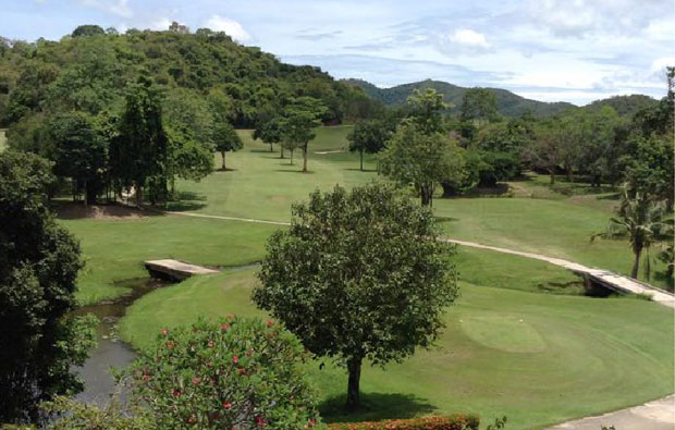 overview Plutaluang Navy Golf Course, pattaya