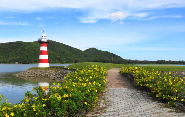 lighthouse on par 3 Plutaluang Navy Golf Course, pattaya