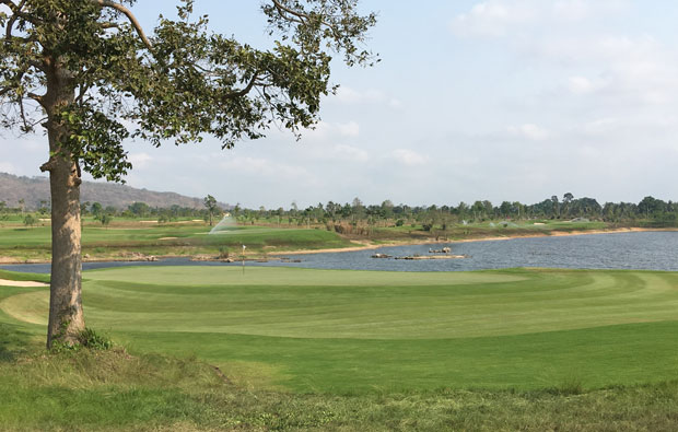 approach to green, siam country club plantation course, pattaya, thailand